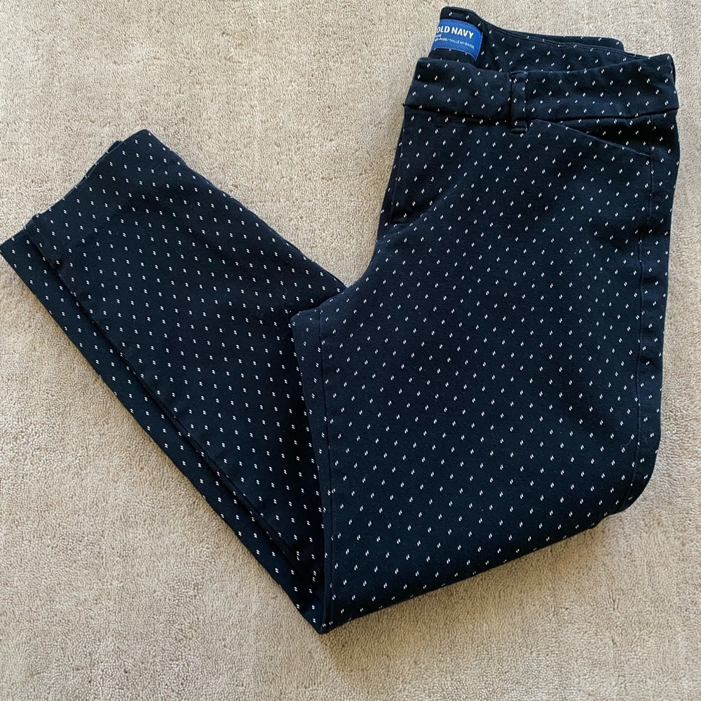 Old Navy Pixie pants - Size 6
